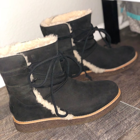 SOLD‼️ NWOT UGGpure Wool Lined Laced Boots - Picture 3 of 7